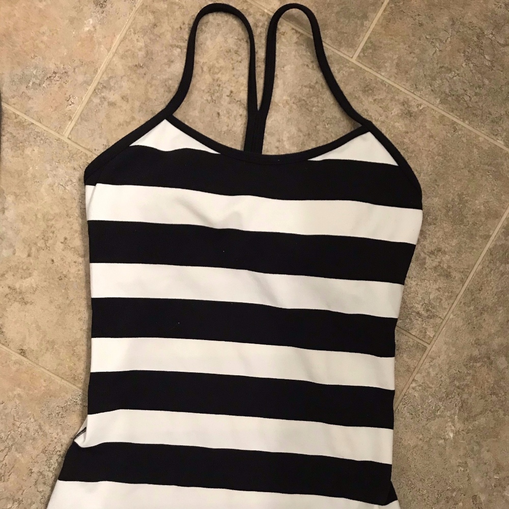 Lulu Lemon woman's workout top